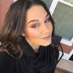 Meet your Posher, Adriana